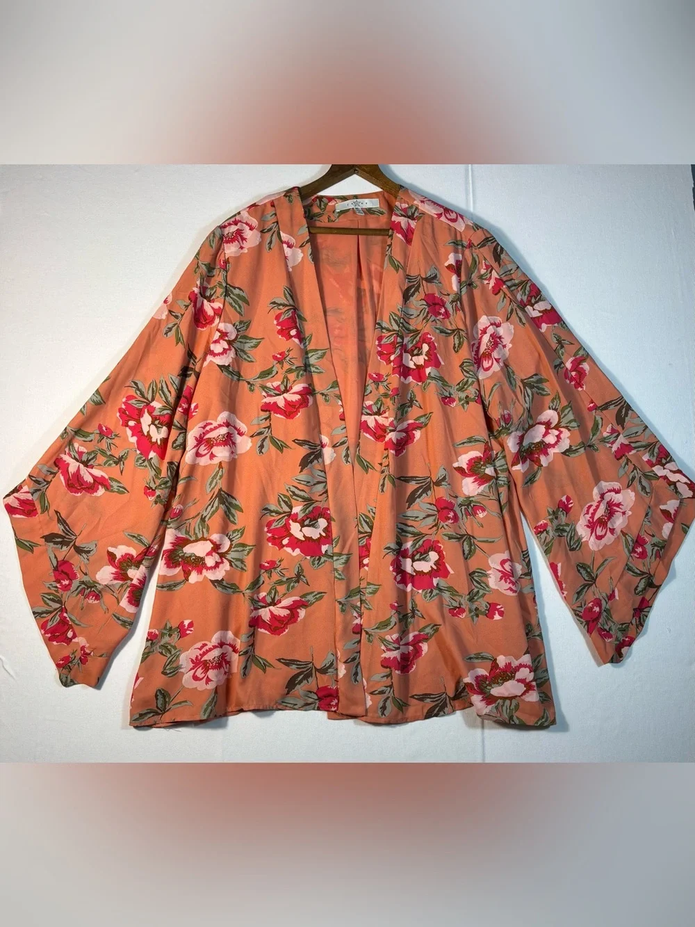 Fever Women’s XL Floral Kimono Open Cardigan in Peach with Pink & Red Blooms